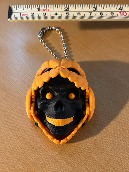 Pipecox Pumpkin Skull Articulated Fidget Keychain