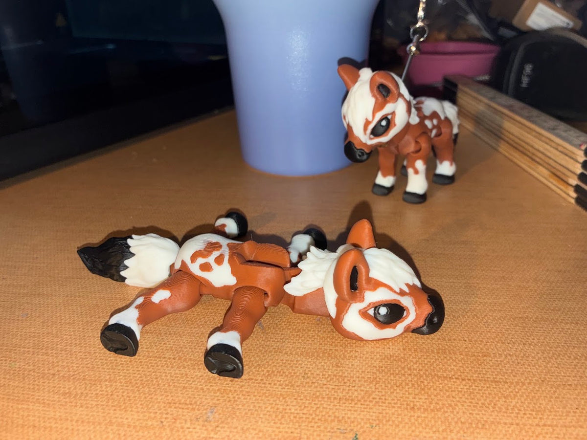 Cinderwing3D Ghost Horse Keychain – Dark Brown Articulated 3D Printed Horse