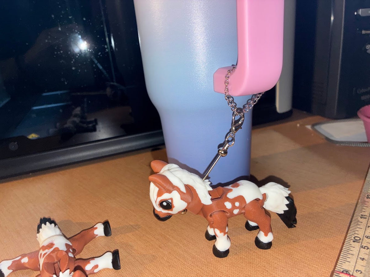 Cinderwing3D Ghost Horse Keychain – Dark Brown Articulated 3D Printed Horse