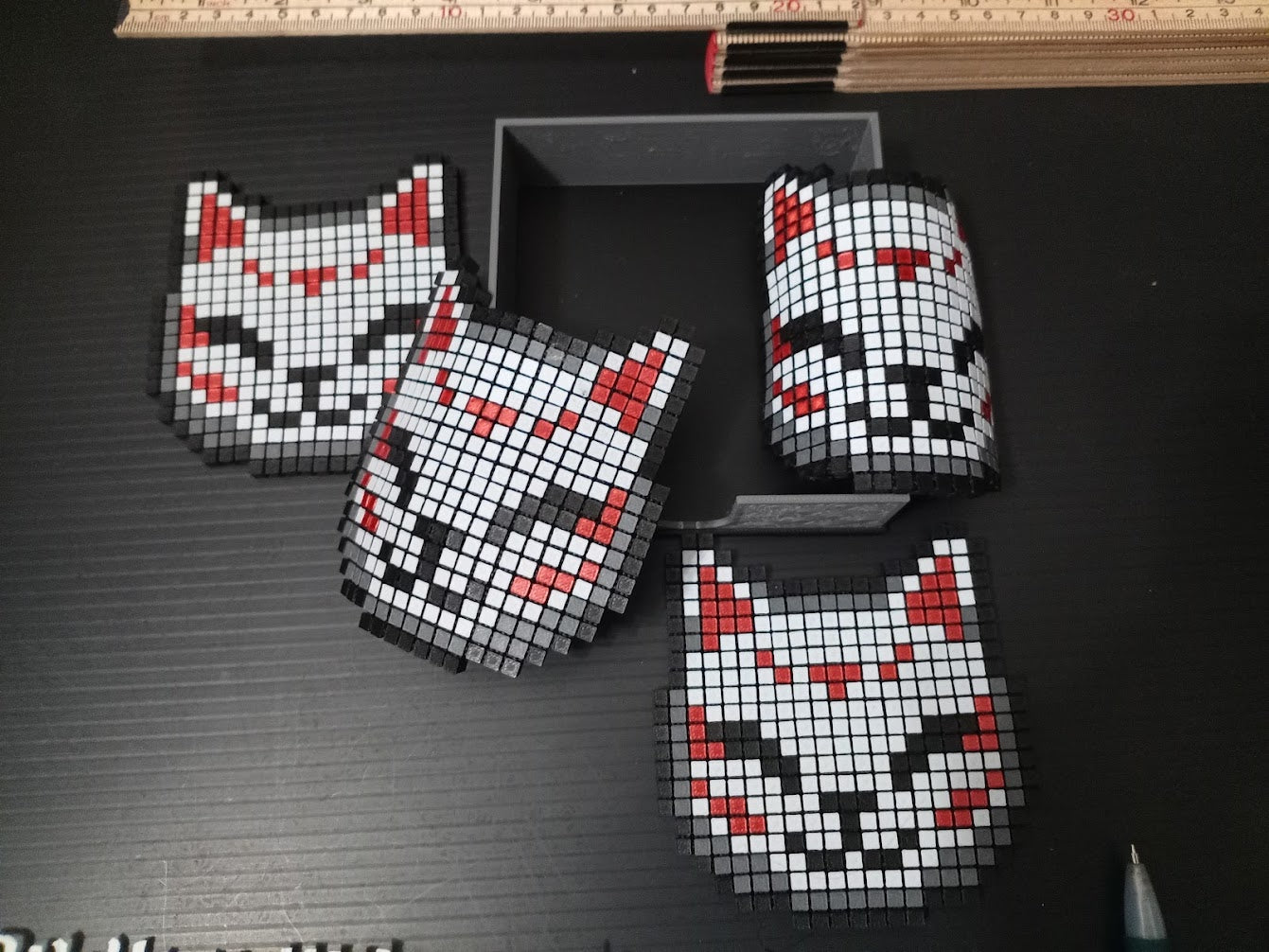 🐾 Articulated Pixel Cat Coaster Set with Holder – by PipeCox