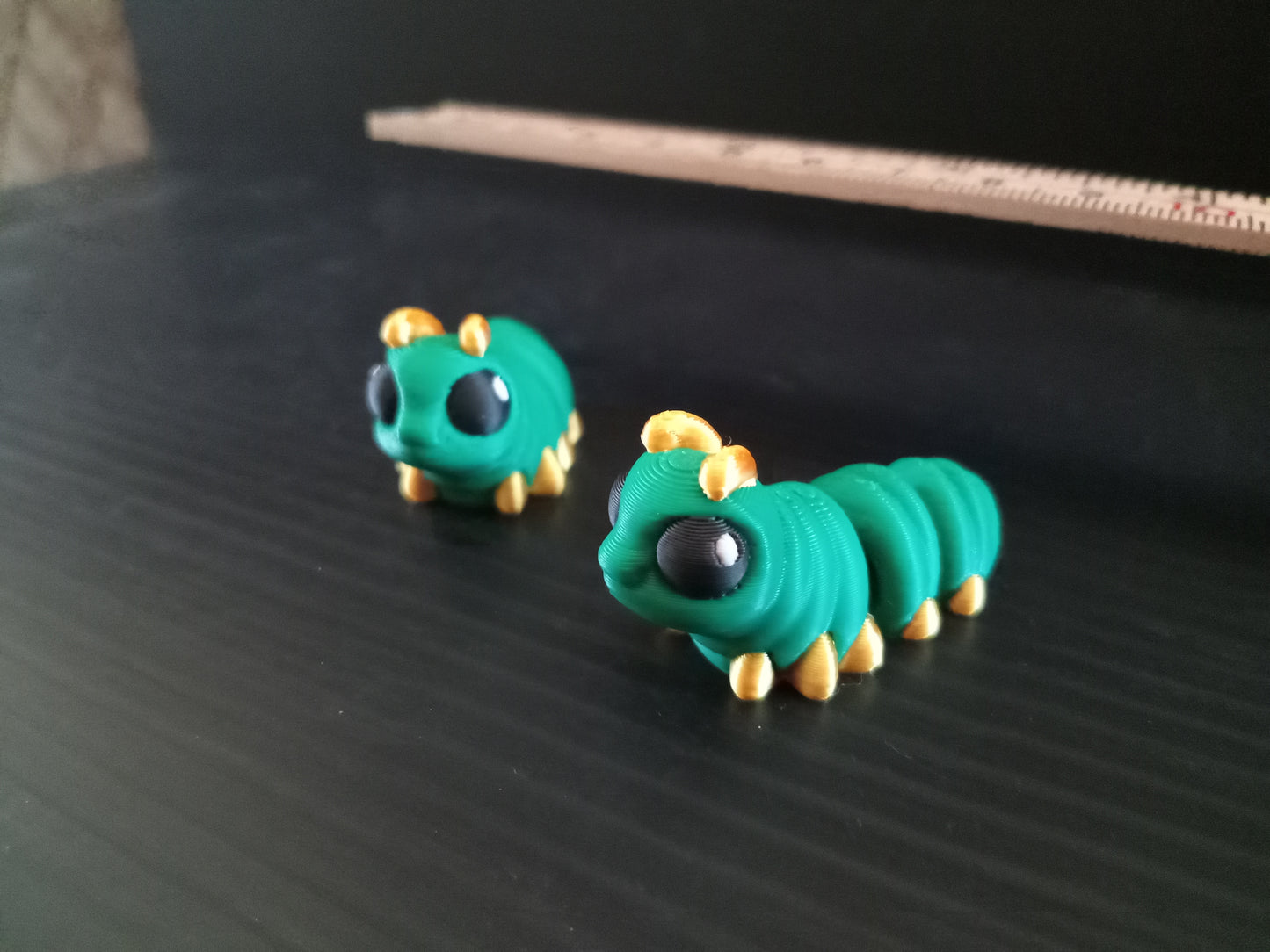 Cinderwing 3D Caterpillar Tadling – Articulated Fidget Toy (Green & Gold)